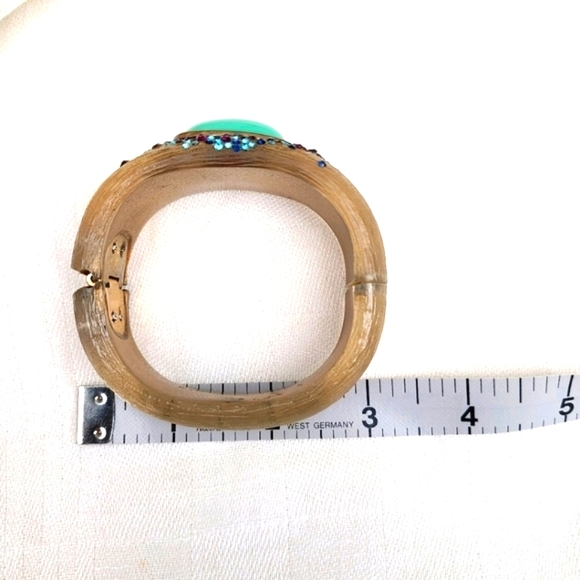 Goldtone Lucite W/ Turq.Stone& Set Crystals Bangle Unsigned - Picture 9 of 12